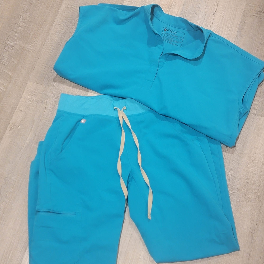 Figs Teal Scrub Ensemble